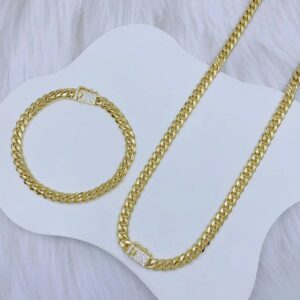 Collar de estrella de mar dorada