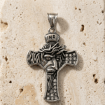 Colgante Cruz de Acero Envejecido Rostro de Jesús