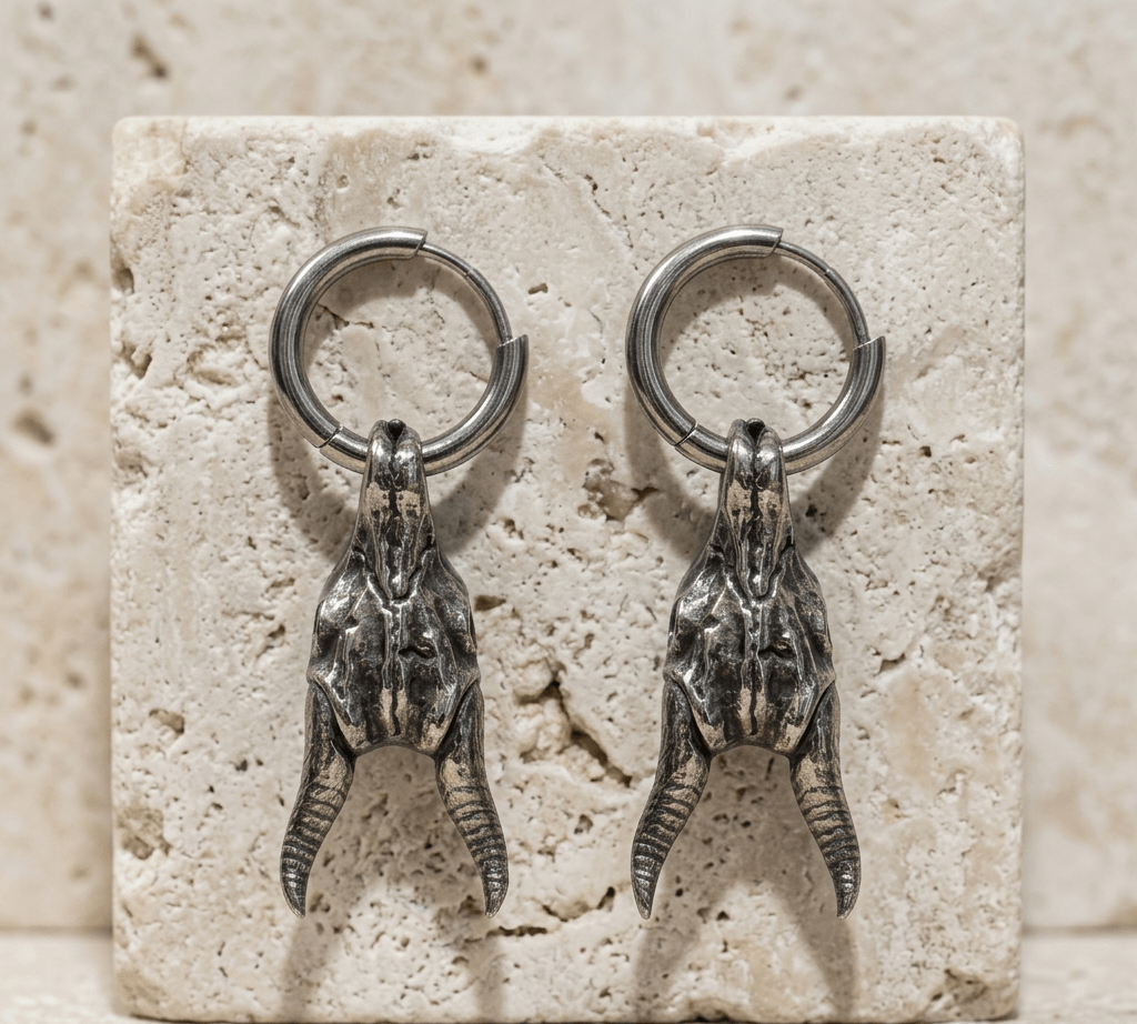 Aretes de Argolla con Dije de Calavera de Cabra Punk Gótico