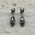 Aros Colgantes Punk Rock de Calaveras en Llamas con Cristales