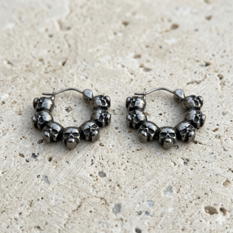 Pendientes de Aro con Calaveras en Relieve