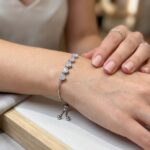 Pulsera Ajustable de Corazones Brillantes con Baño de Rodio