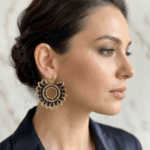 Aros Miyuki  Sol de Mandala con Detalles de Cristales Facetados.
