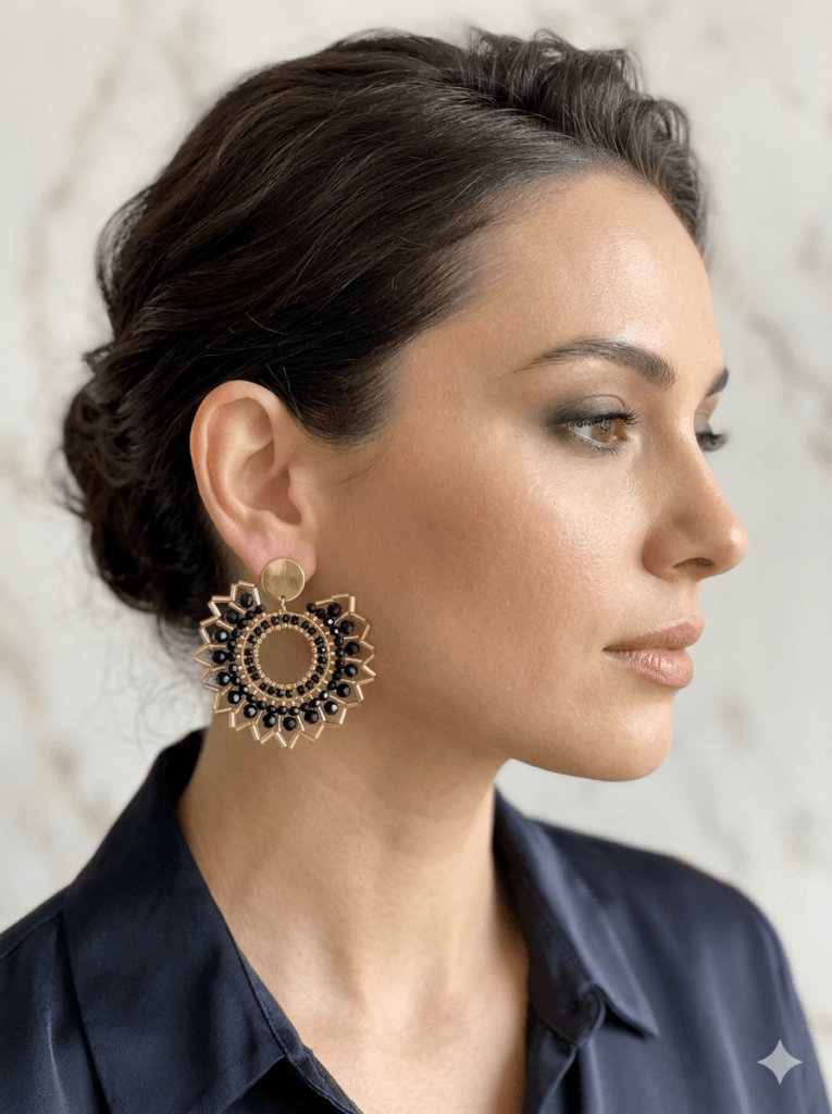Aros Miyuki  Sol de Mandala con Detalles de Cristales Facetados.