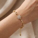 Pulsera Floral Dorada en Rodeo con Circonitas – Elegancia Natural