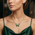 Collar Cadena de Mariposa con Cristal Tornasolado