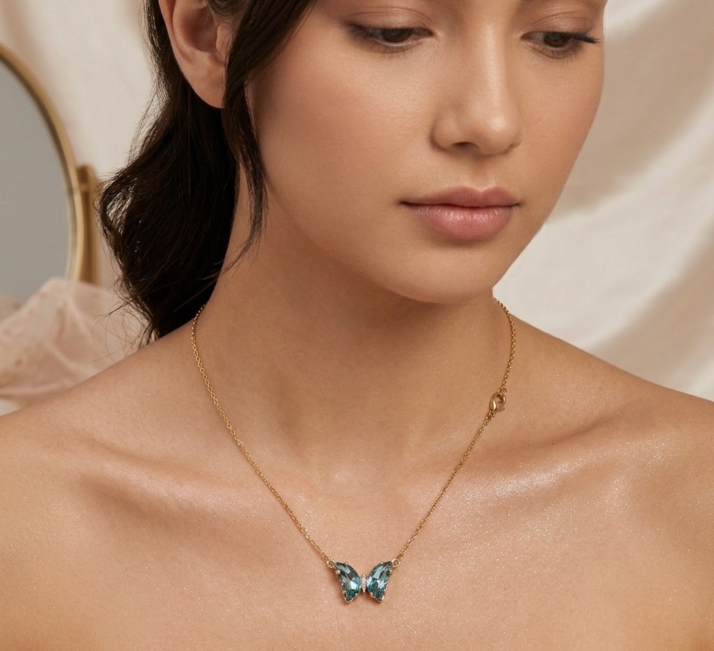 Collar Cadena de Mariposa con Cristal Tornasolado