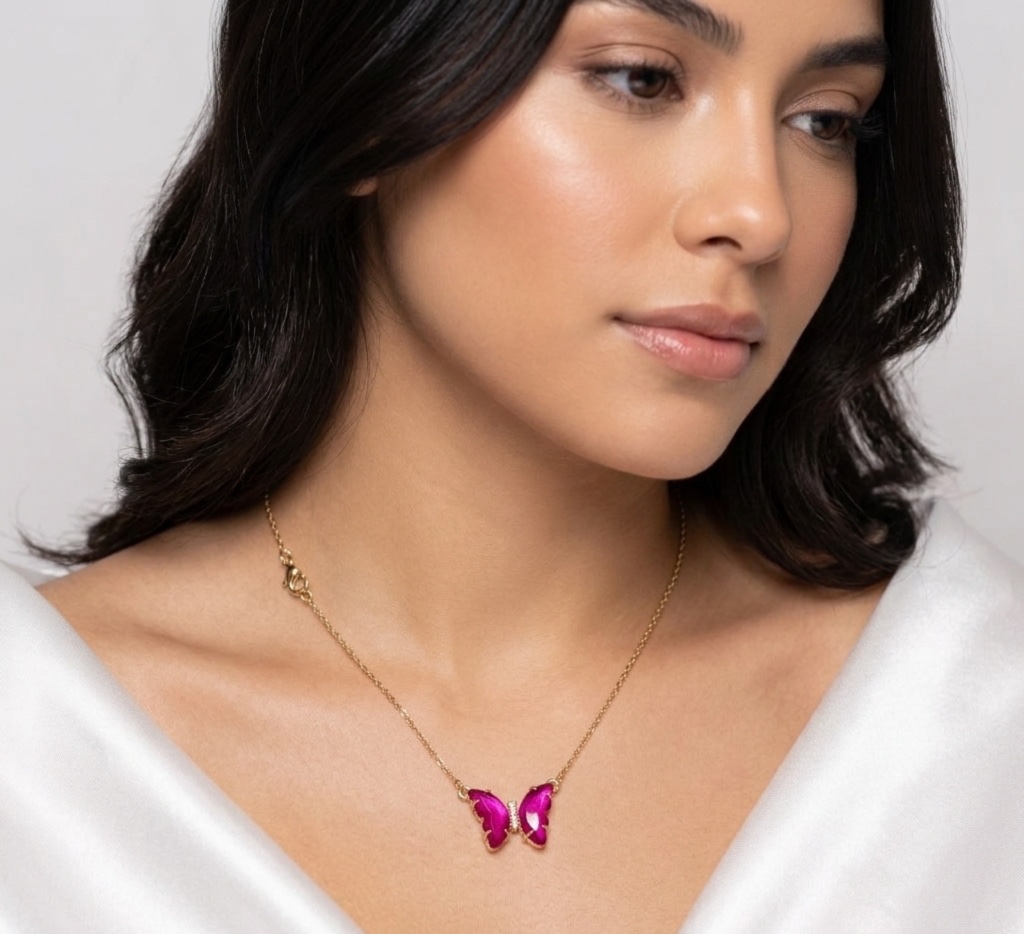 Collar Cadena de Mariposa con Cristal Tornasolado