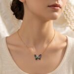 Collar Cadena de Mariposa con Cristal Tornasolado