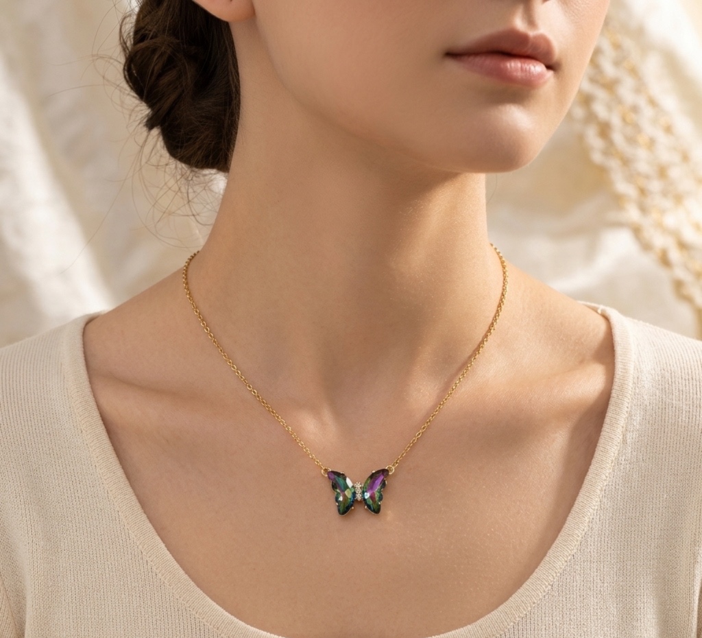 Collar Cadena de Mariposa con Cristal Tornasolado