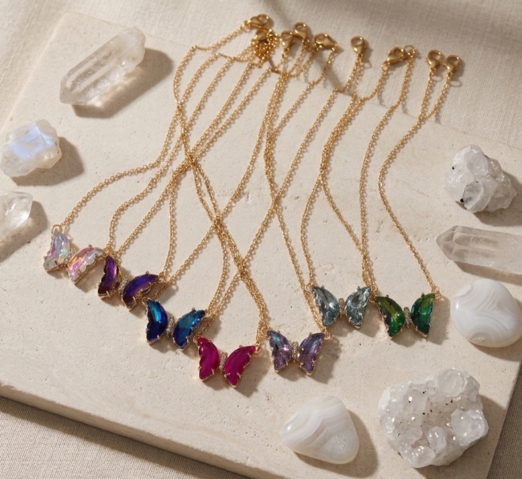 Collar Cadena de Mariposa con Cristal Tornasolado