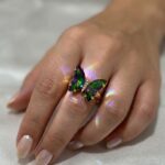Anillo de Mariposa con Cristales Facetados Multicolores