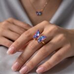Anillo de Mariposa con Cristales Facetados Multicolores