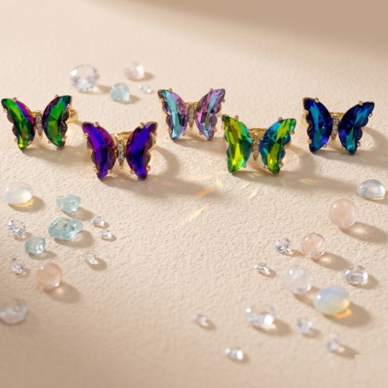 Anillo de Mariposa con Cristales Facetados Multicolores