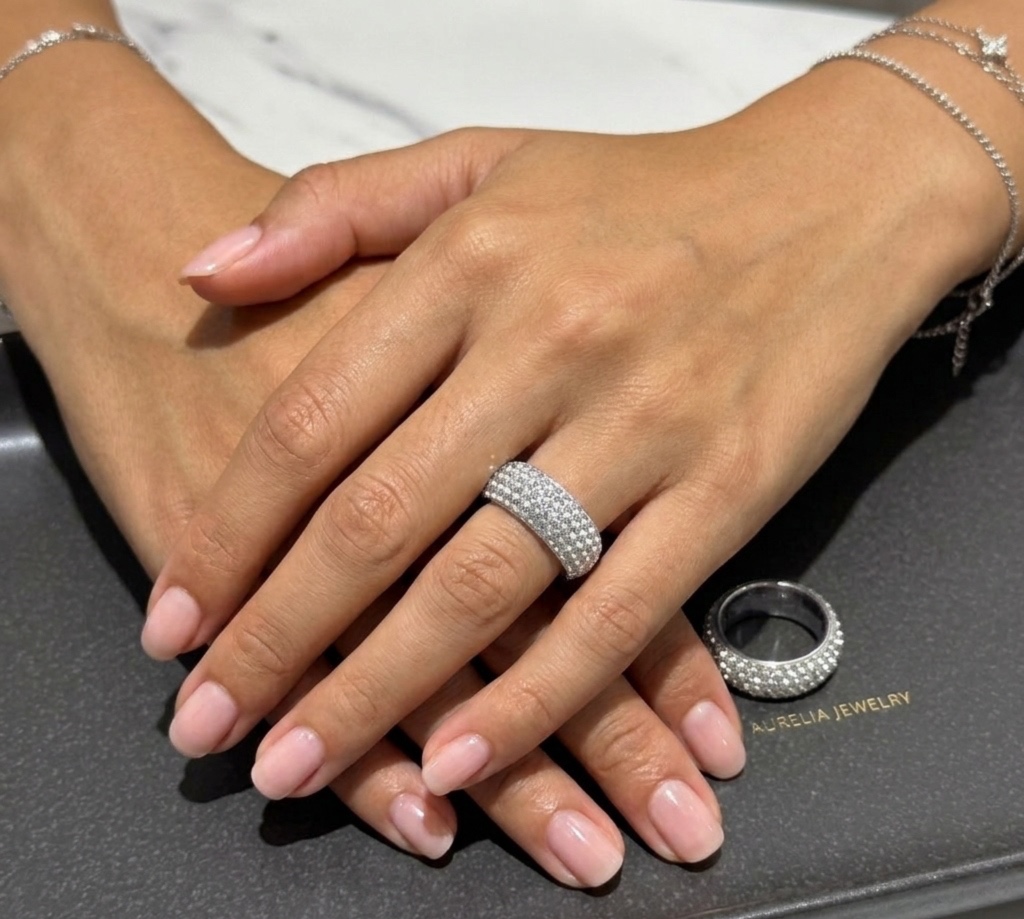 Caja de 36 Anillos Plateado Con Circonitas
